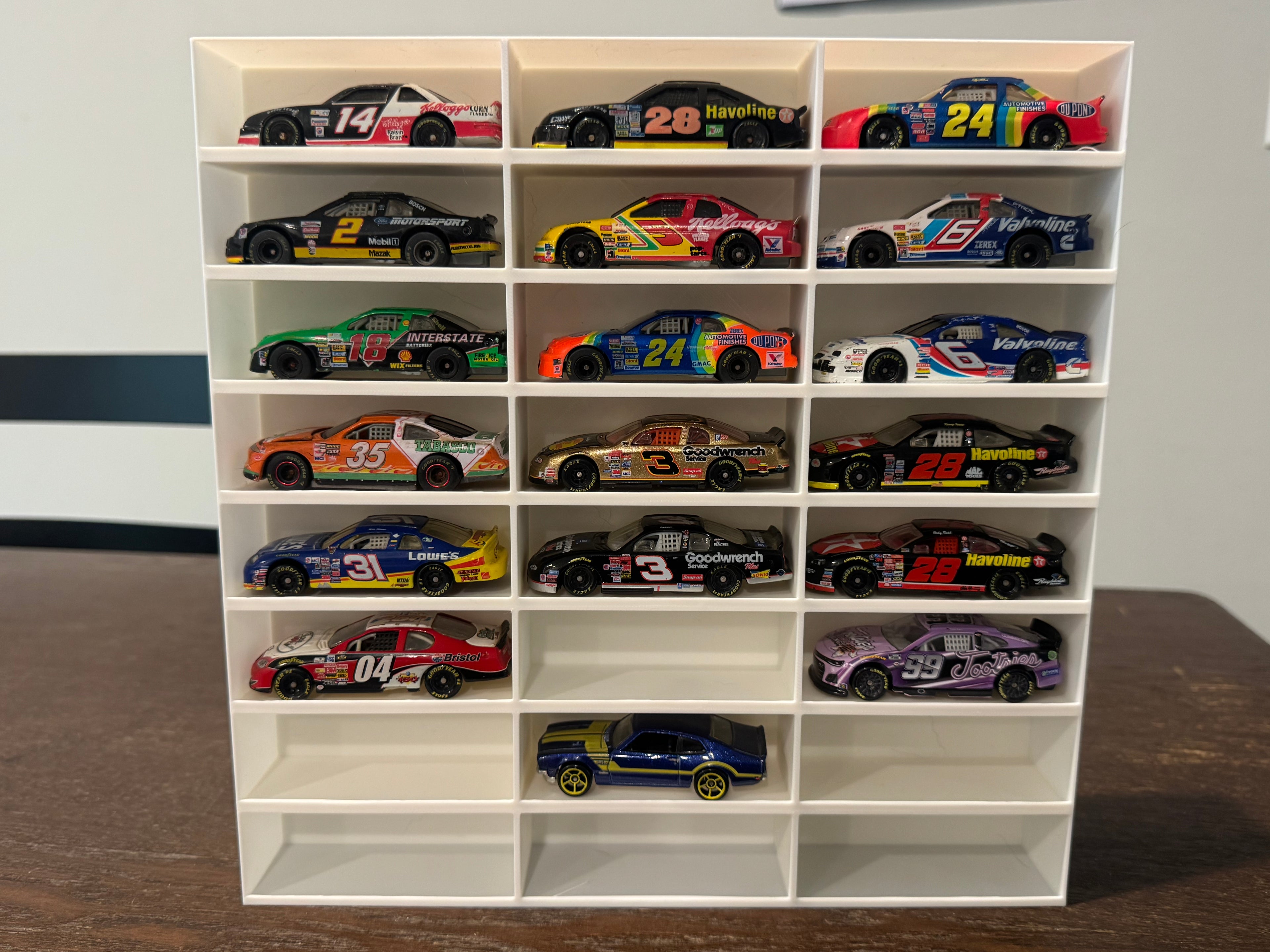 24 Loose Car Holder